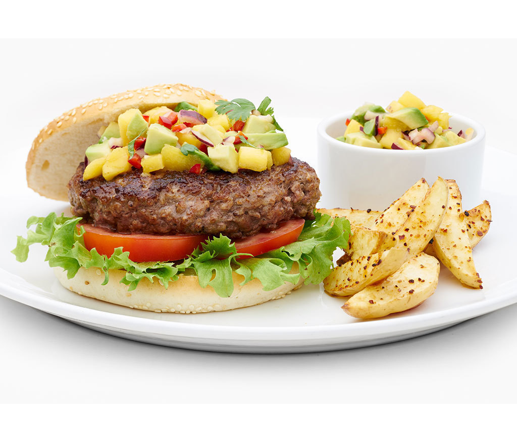 Burger med avokado og mangosalsa