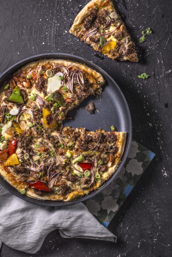 Deep pan pizza