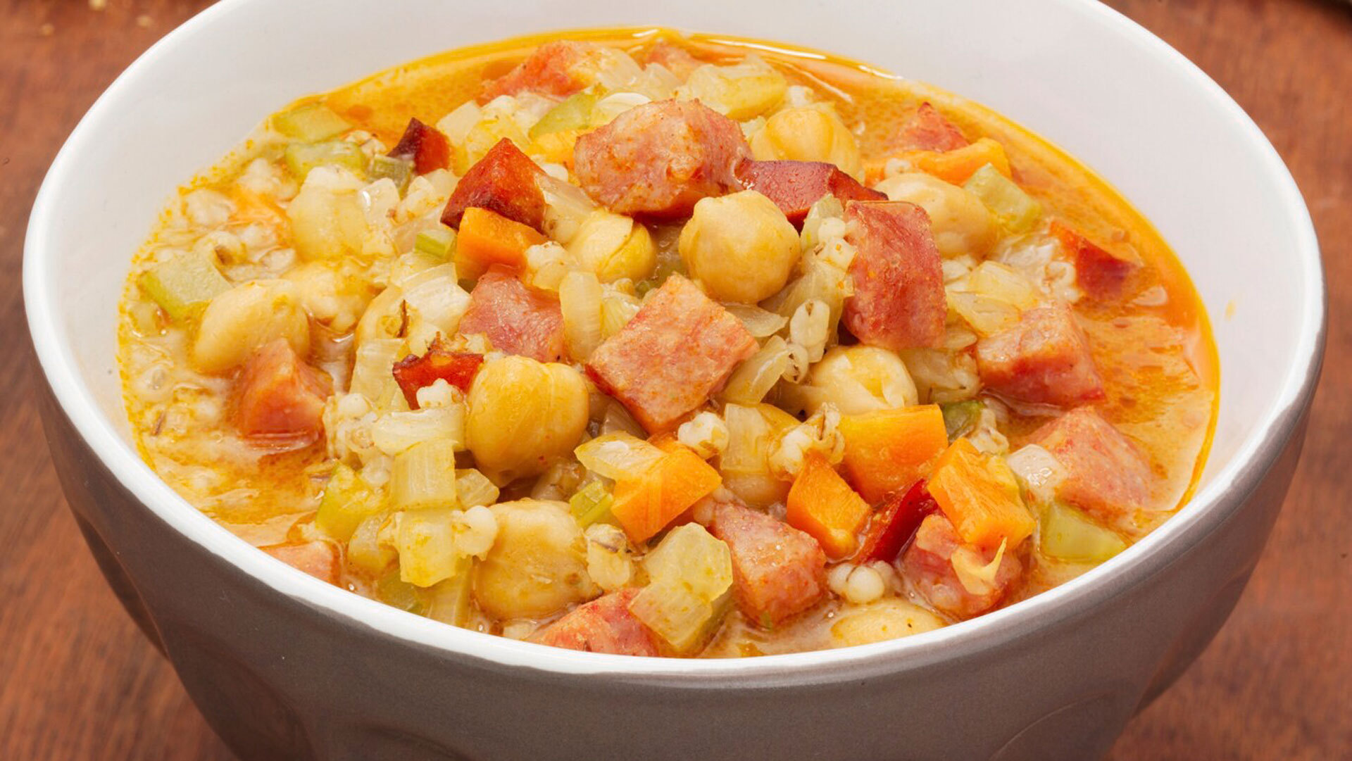Vossakorv, byggryn- og linsesuppe