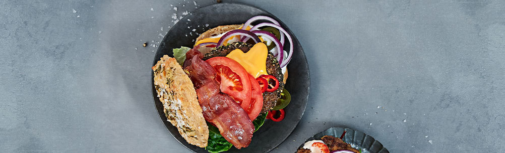 Monas Dudeburger med pepper og jalapeño