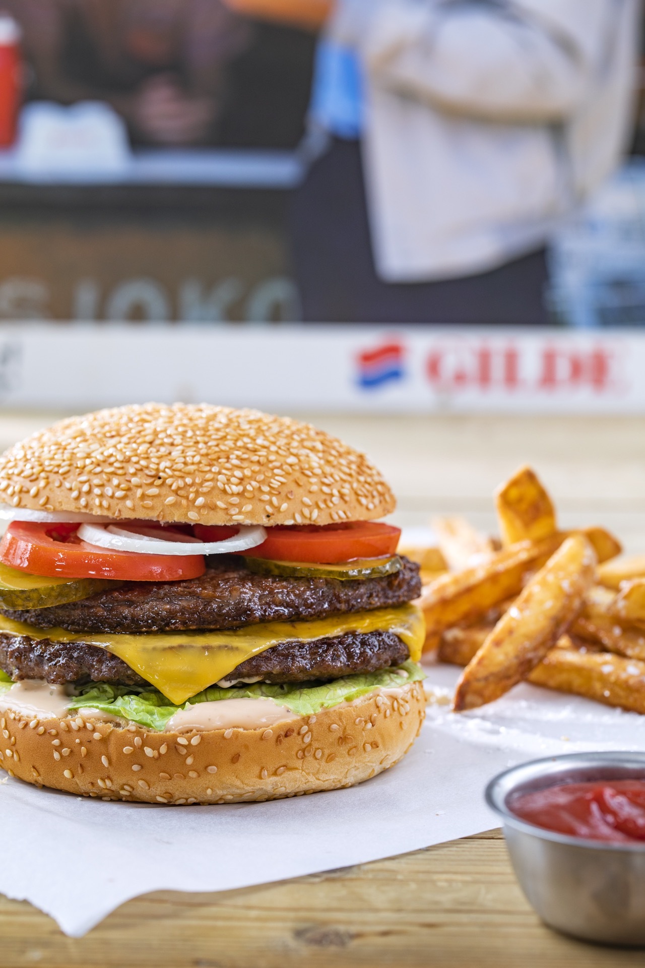 NORTURA Dobbel hamburger med Thousand Island dressing 17997 copy 1920