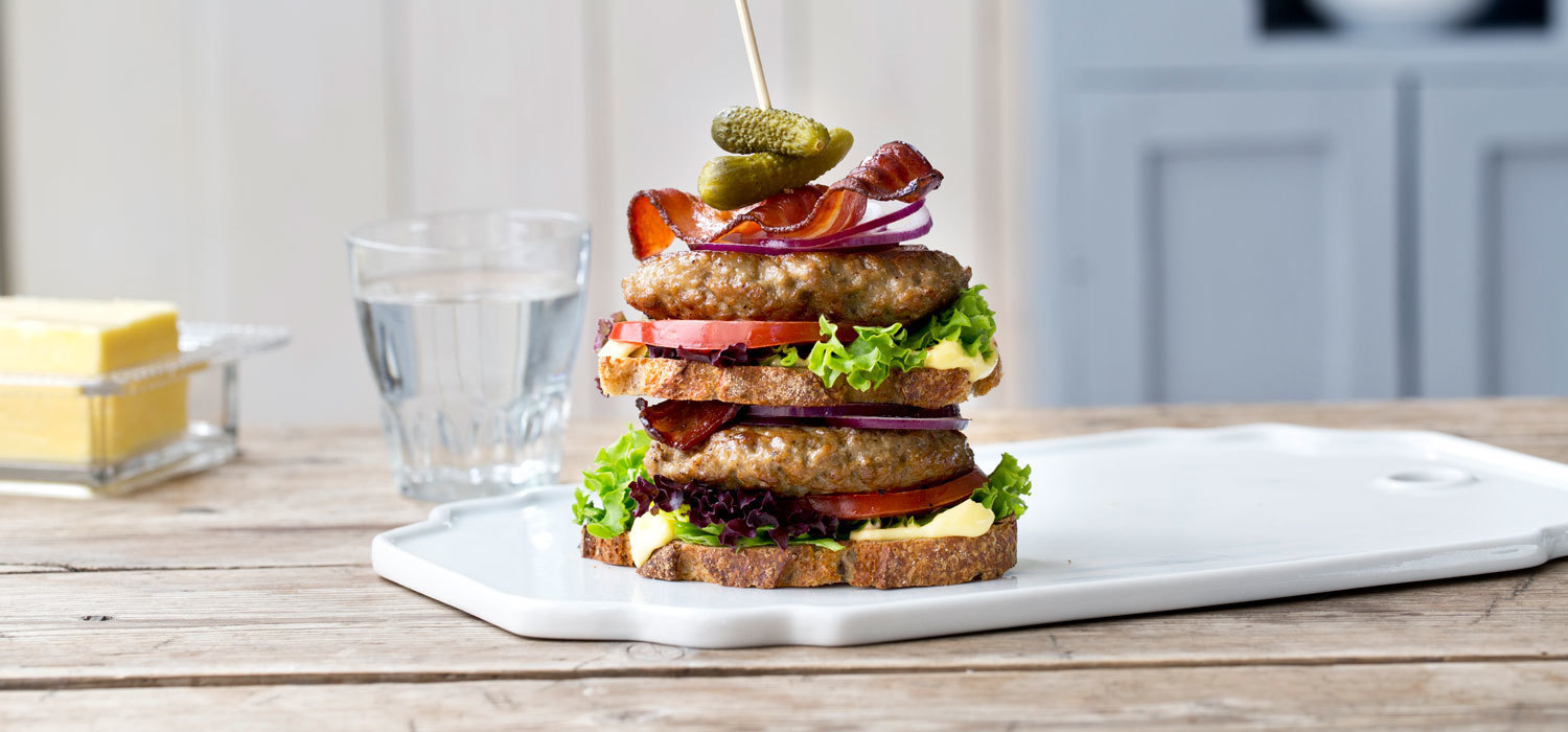 Høyt karbonadesmørbrød med aioli