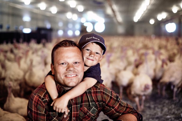 Prior hos kalkunbonde Per Anders Buer i Skjeberg no018153 Foto Øivind Haug