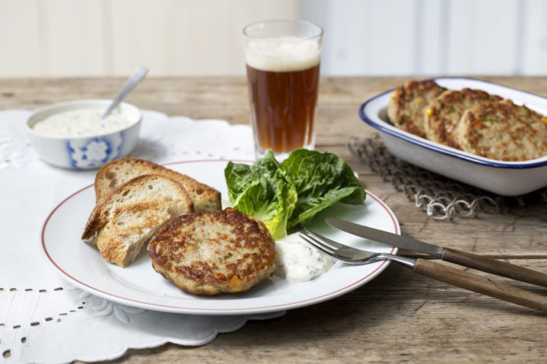 Lunsjkaker med hjemmelaget remulade