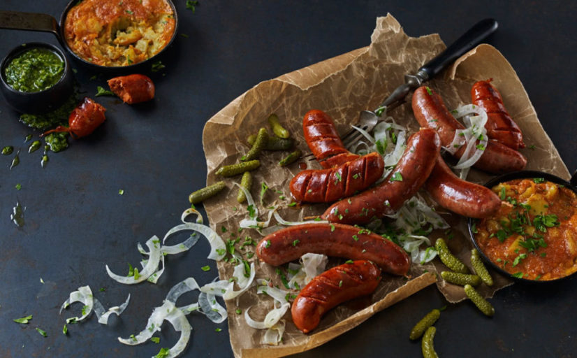 Dudefood: Lammepølser og chorizopølser med spansk omelett, fenikkelsalat og salsa verde