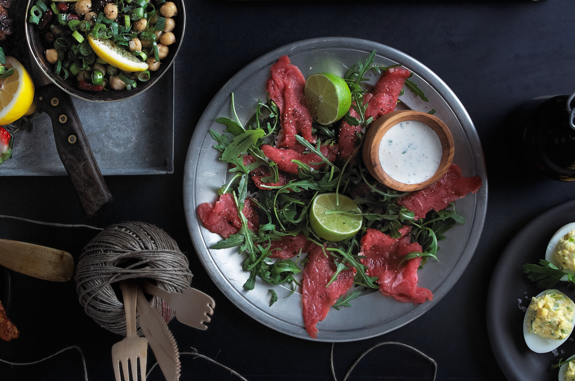 Carpaccio av kalv med rømmedressing