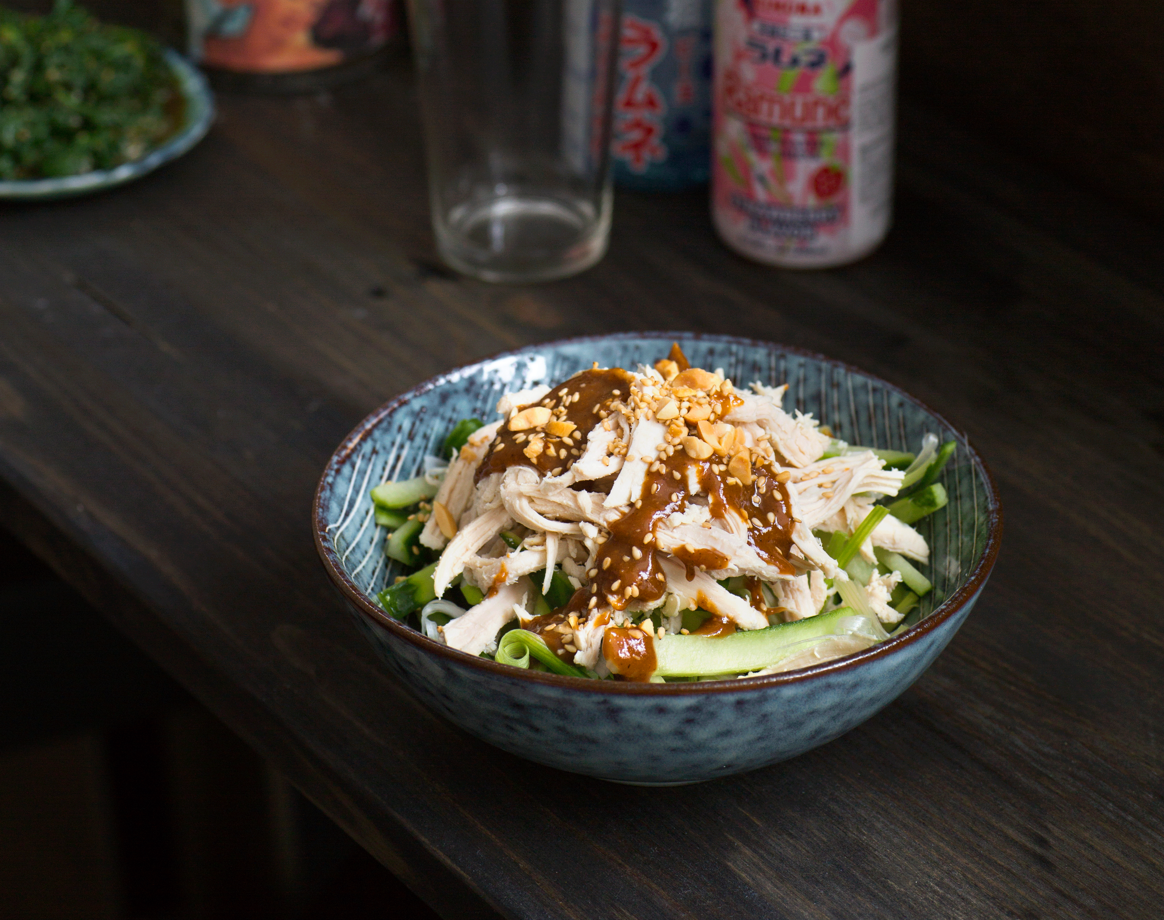 Bangbangji eller "Bang bang chicken" - kyllingsalat med sesamdressing