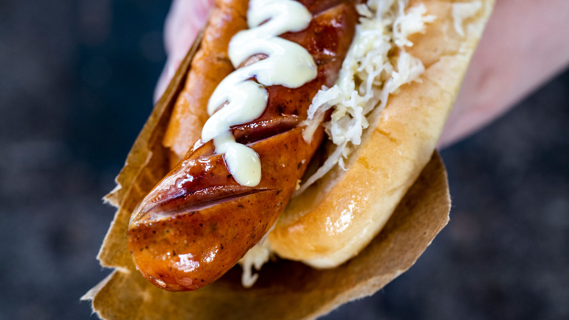 BBQ Røkt Bratwürst i brød 1