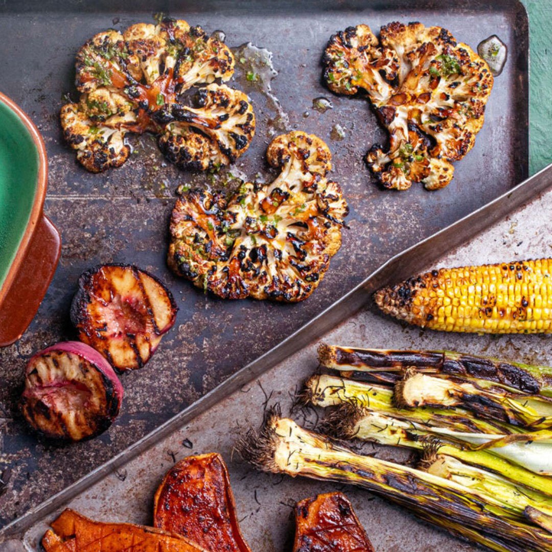 Grillede teryiaki-blomkålbiffer med asiatisk gremolata