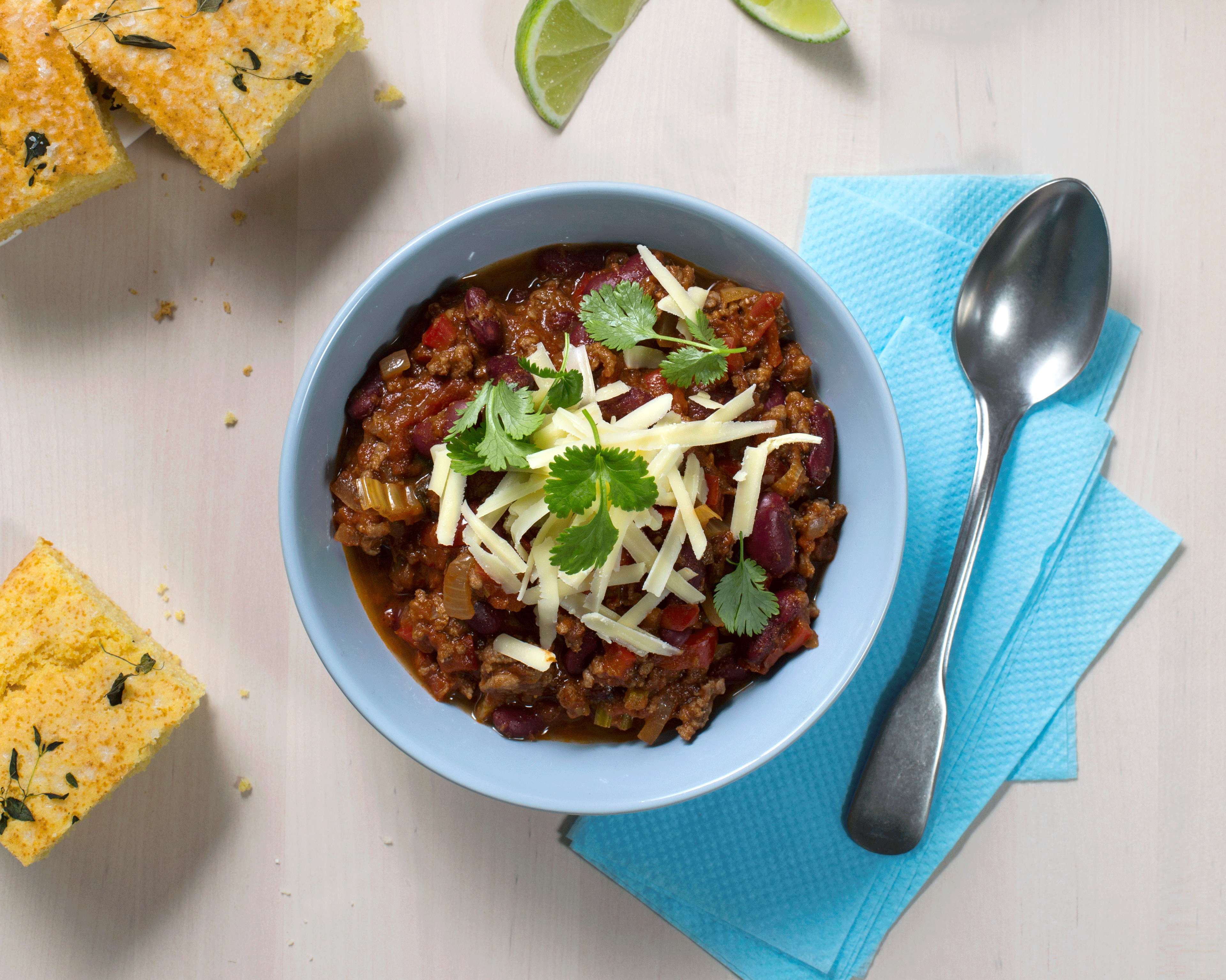Chili con carne med maisbrød