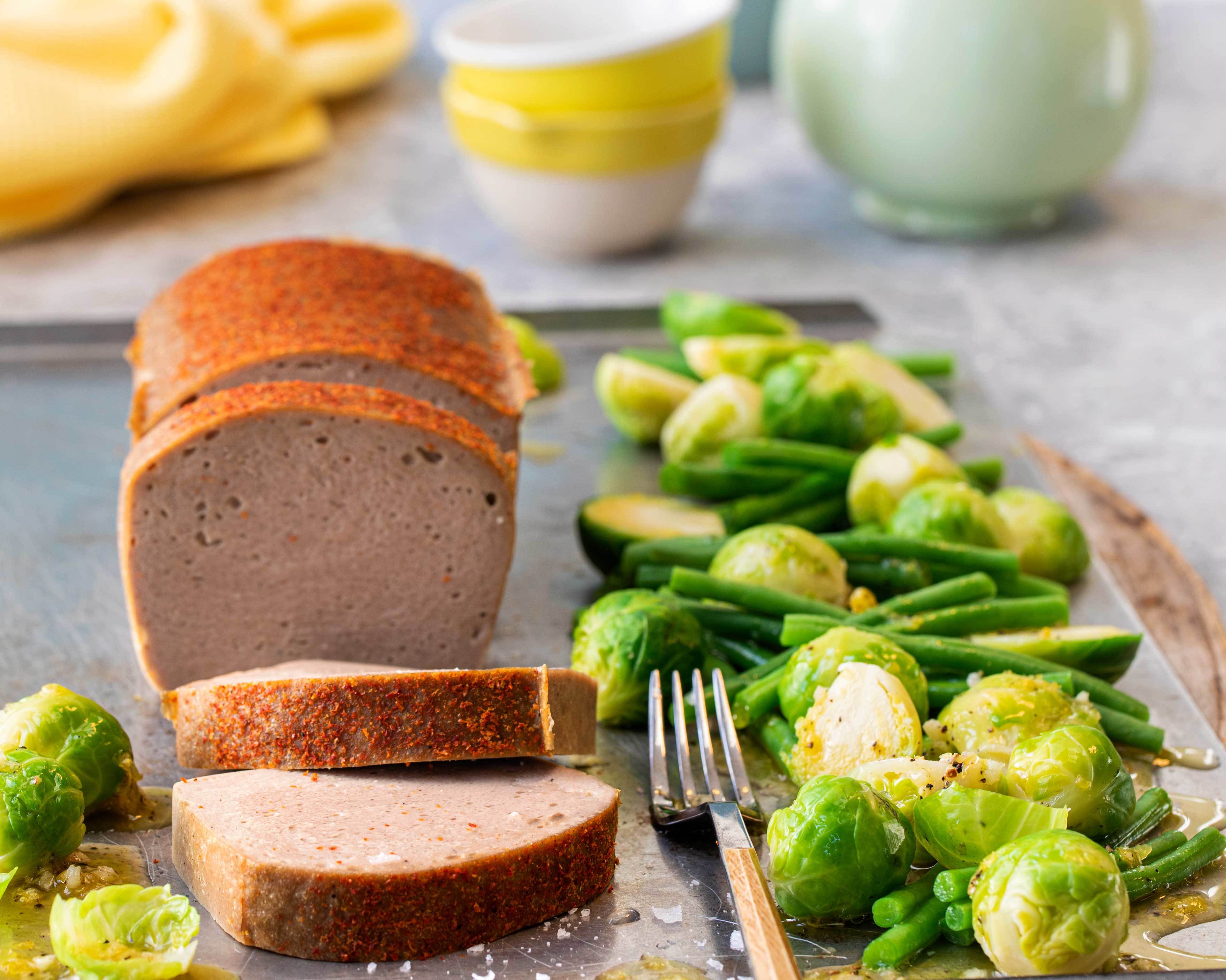 Kjøttpudding med grønne bønner- og rosenkålsalat