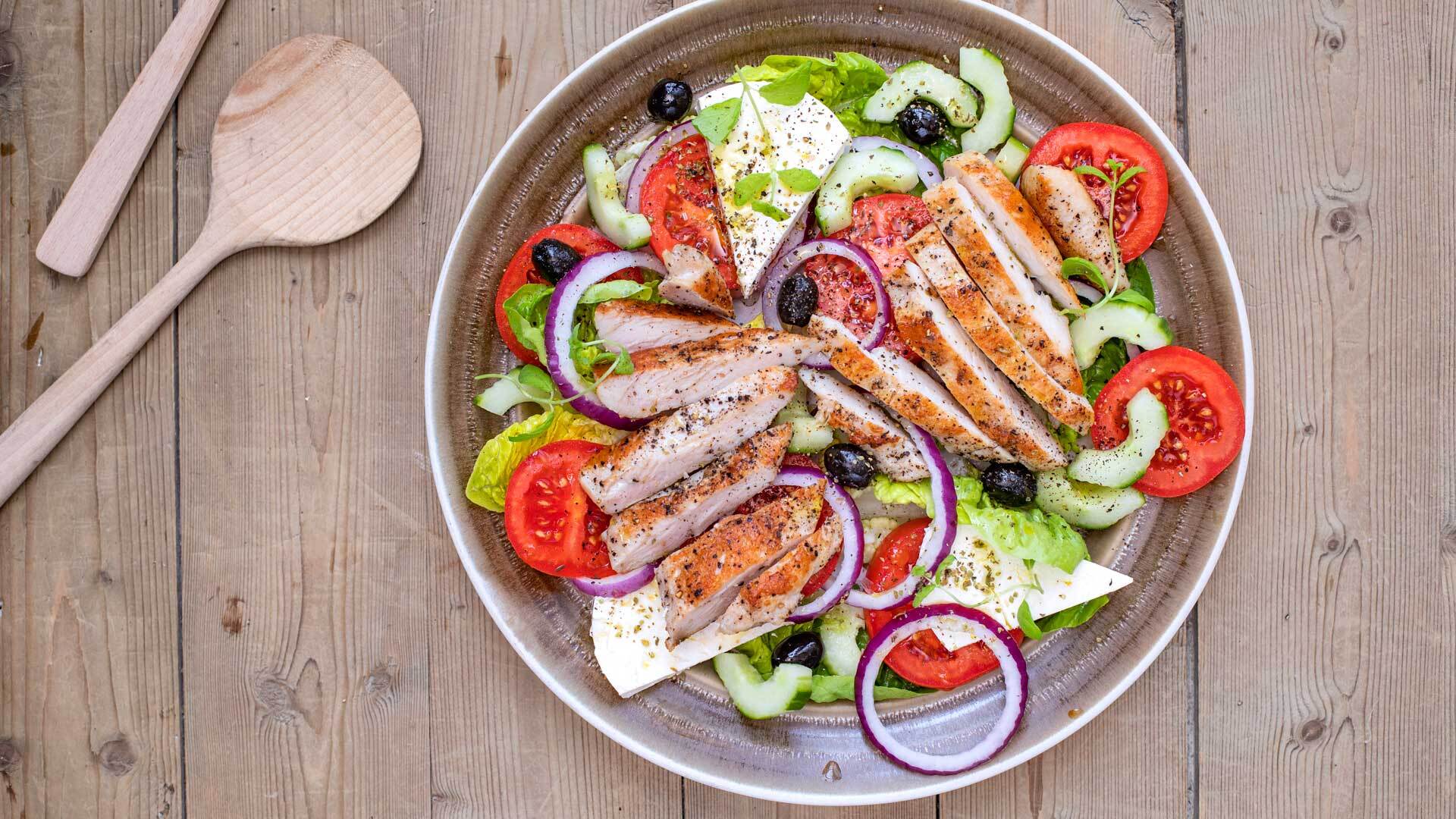 Presset kyllingfilet med gresk salat