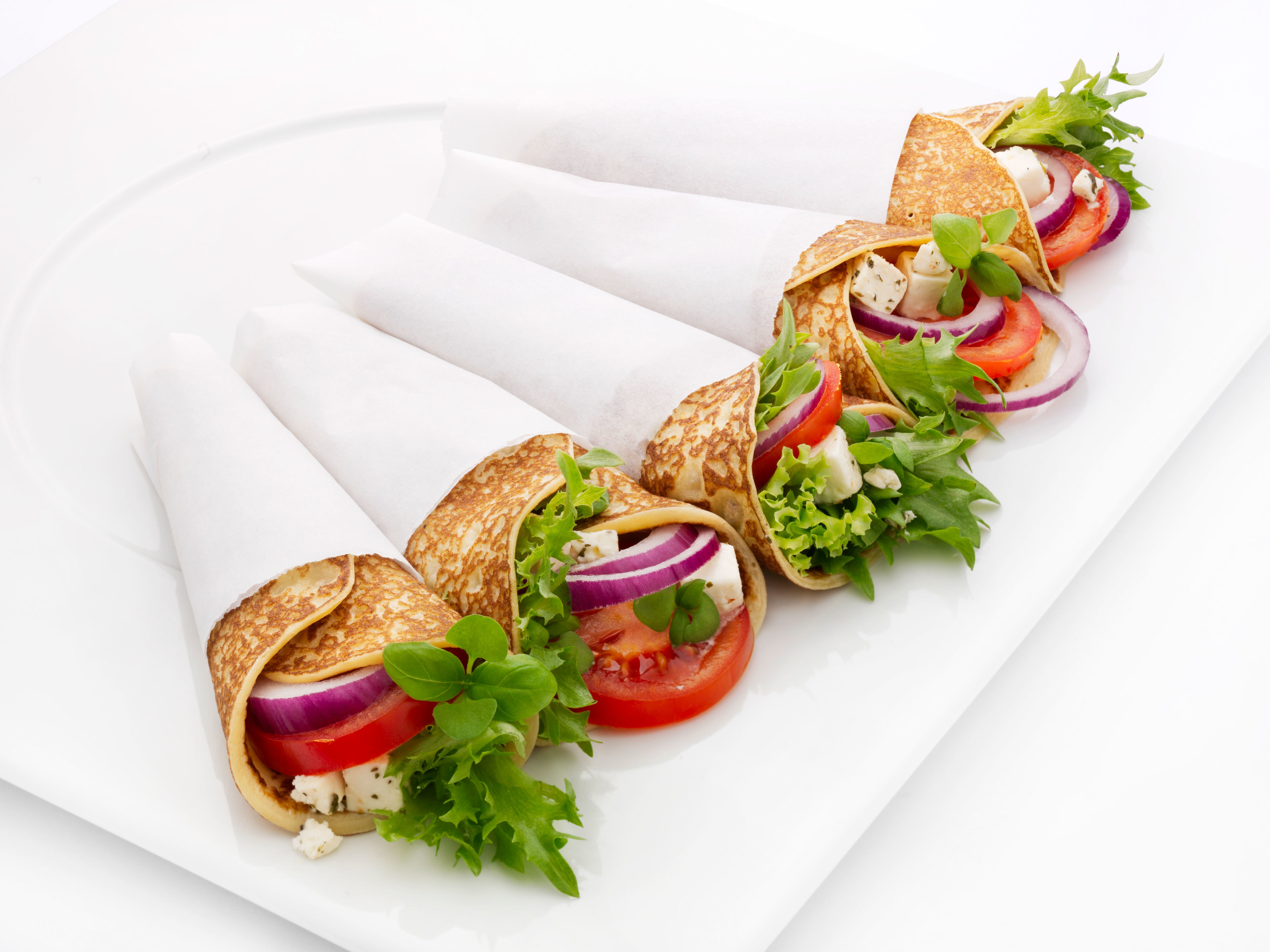 Pannekakewraps med tomat og fetaost