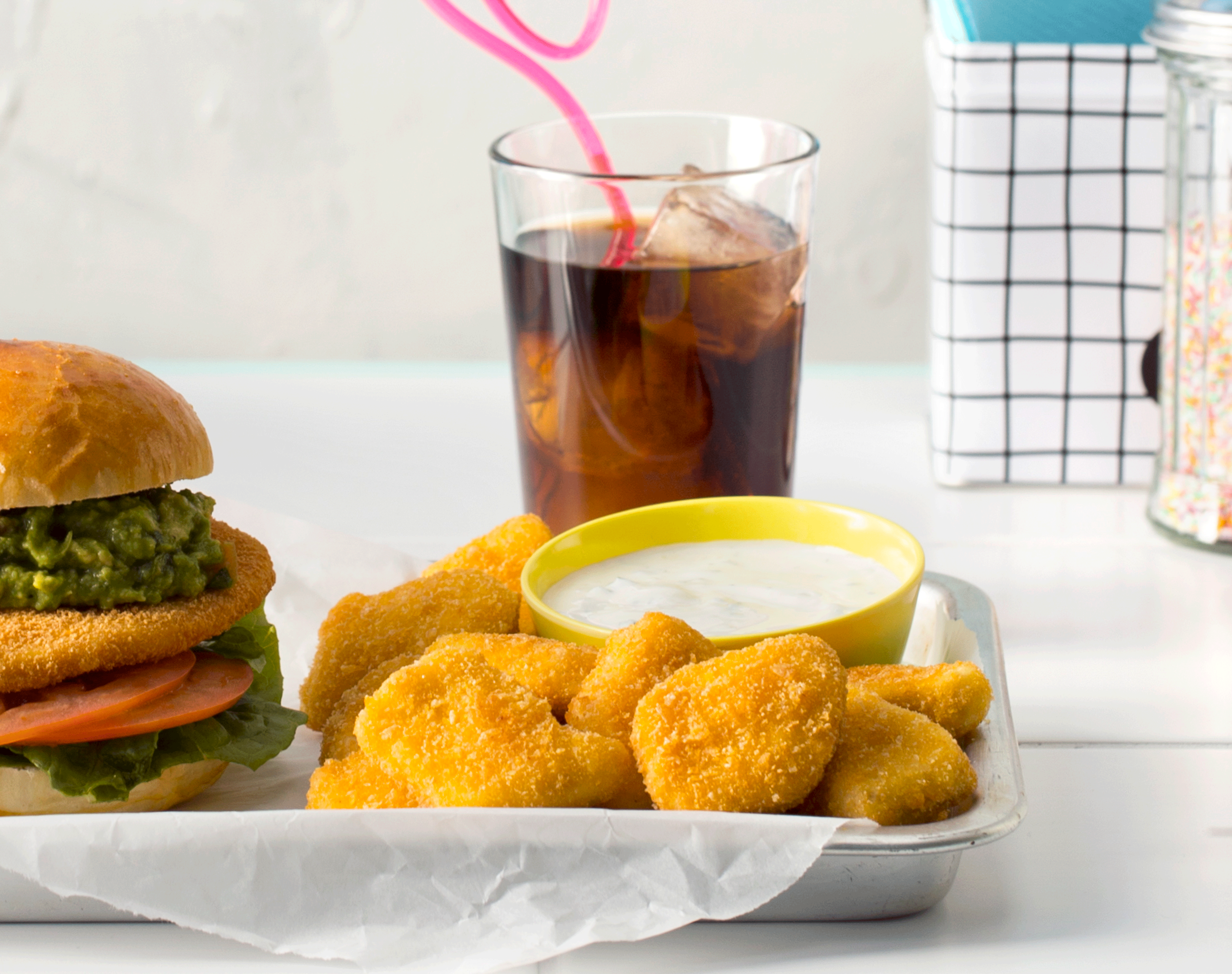 Nuggets med rømmedressing