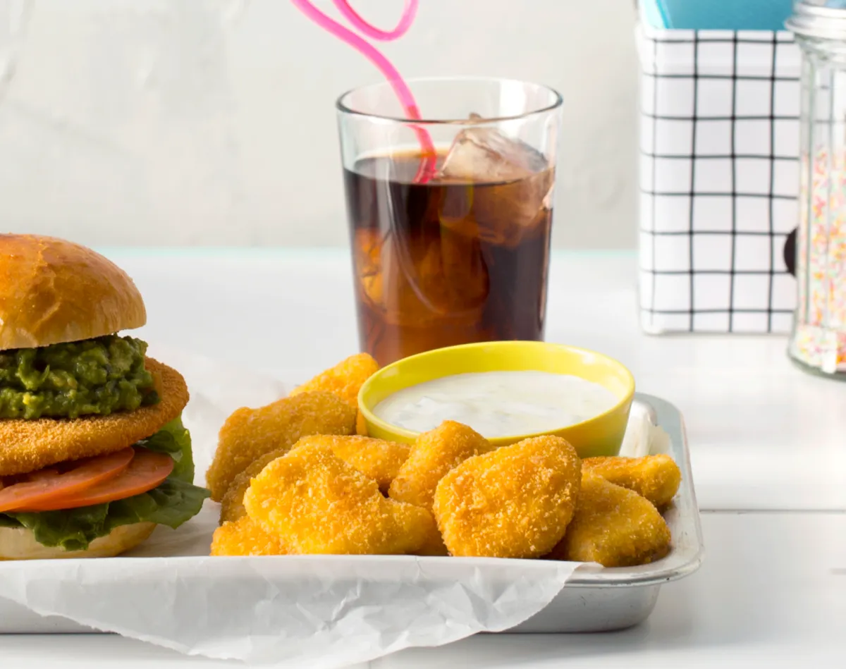 Nuggets med rømmedressing