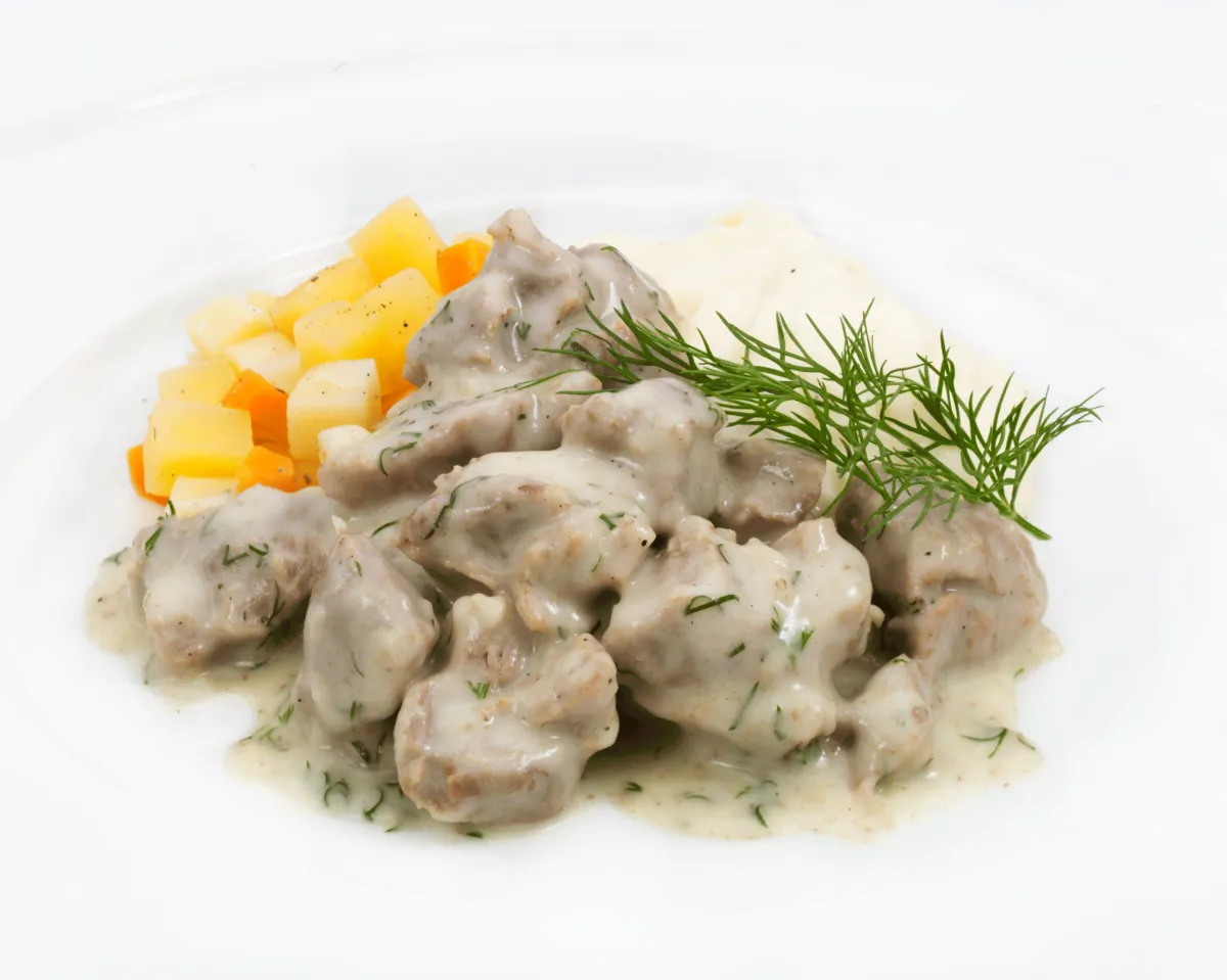 Lam i dill med rotgrønnsaker og potetpuré