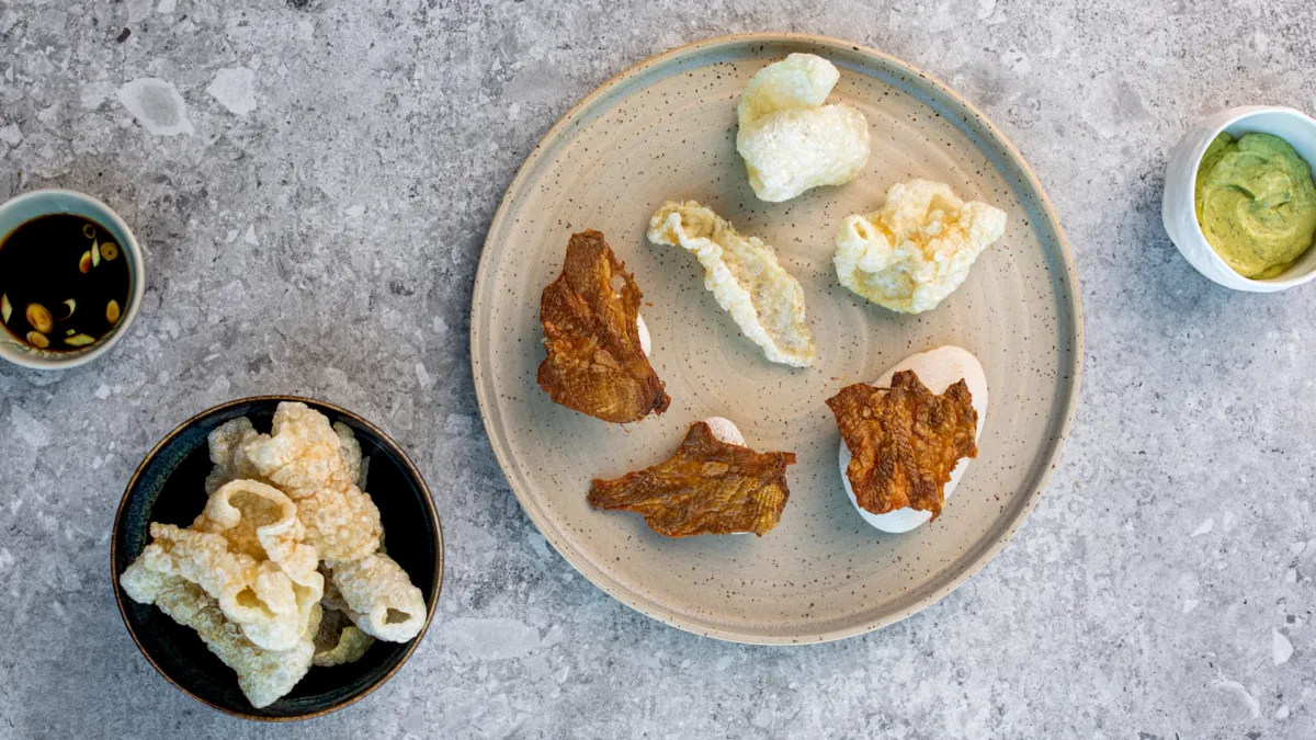 Nose to tail svinesvor crispy chicken skin