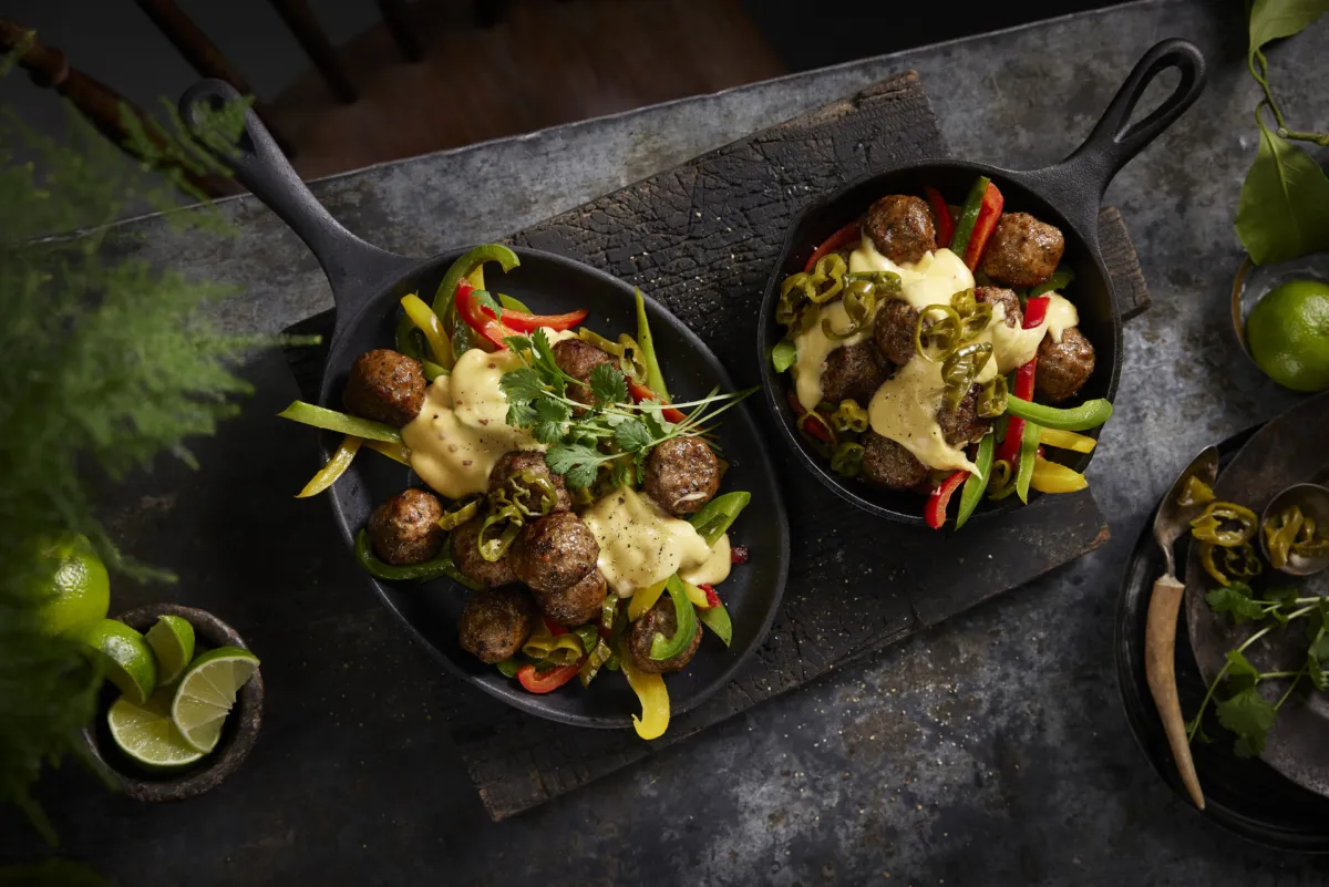 Tapas med kjottboller og ostesaus no036582