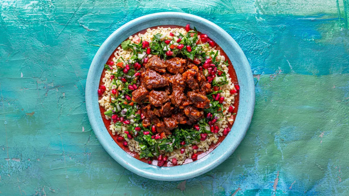 Braisert ungsau lårkjøtt med Marokkanske krydder og Tabbouleh