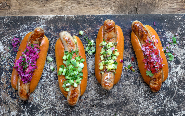 Blend pølse med frisk topping