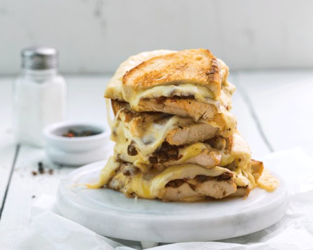 Grilled cheese sandwich med kylling