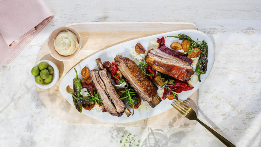 Gullkalv Backribs med spanskinspirert tilbehør ugaffel