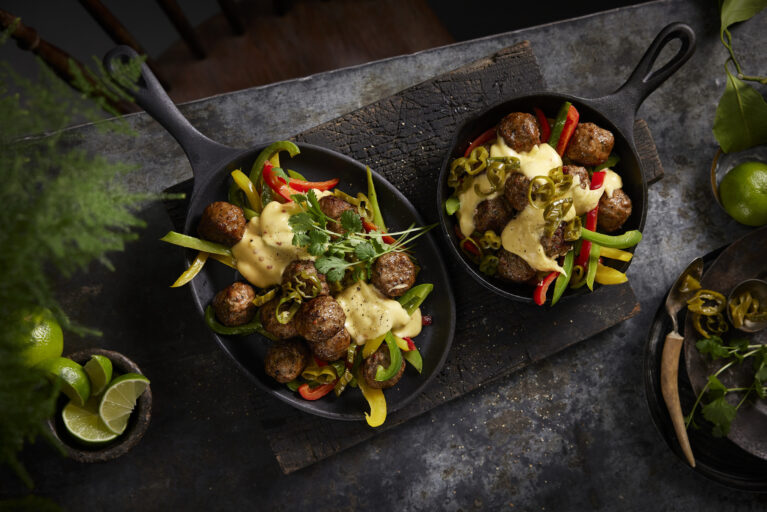 Tapas med kjottboller og ostesaus no036582